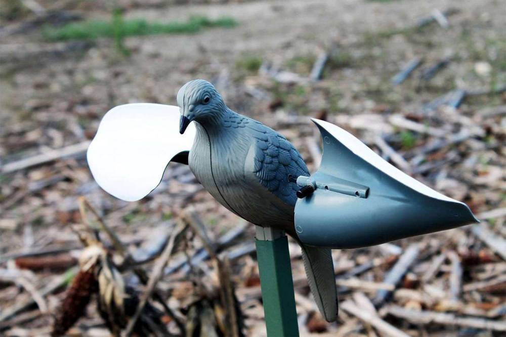 Mojo HW7201 Mojo Wind Dove Motion Decoy with Pole Liberty Sport & Pawn